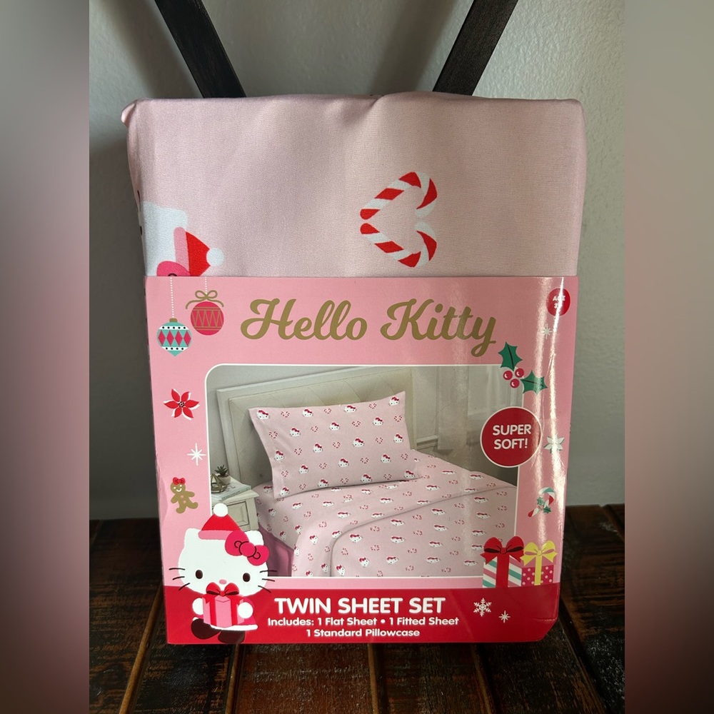 Hello Kitty CANDY CANE LOVE Twin Sheet Set Holiday Winter NEW